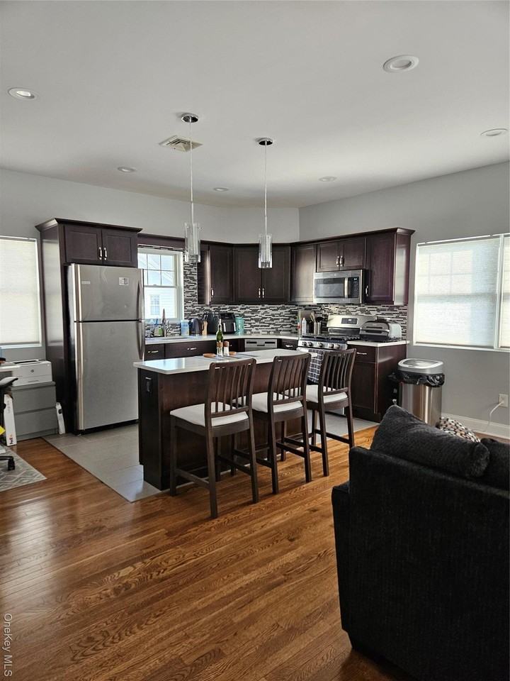 93 Hempstead Ave #205 - Photo 4 of 20