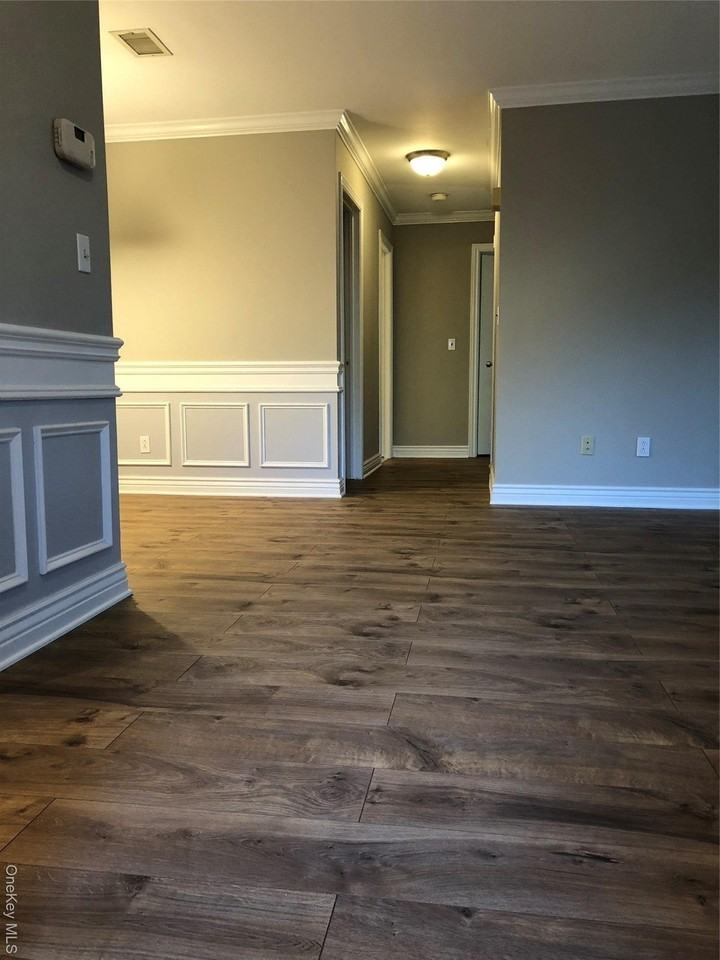 21 Scenic Vw - Photo 2 of 12