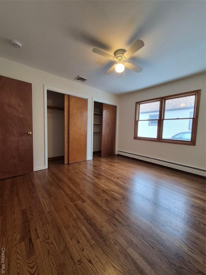 907 1st St - Photo 7 of 12