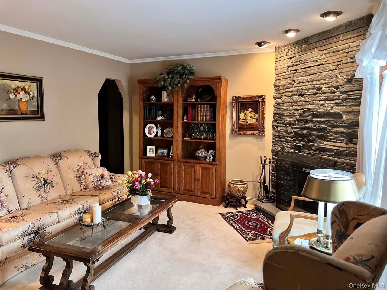 454 Roy St - Photo 2 of 15