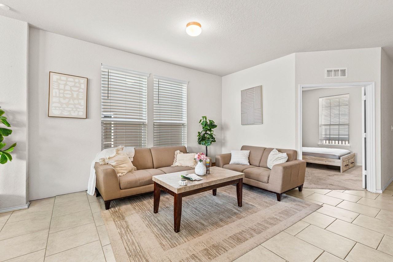 Braunig - Photo 3 of 12