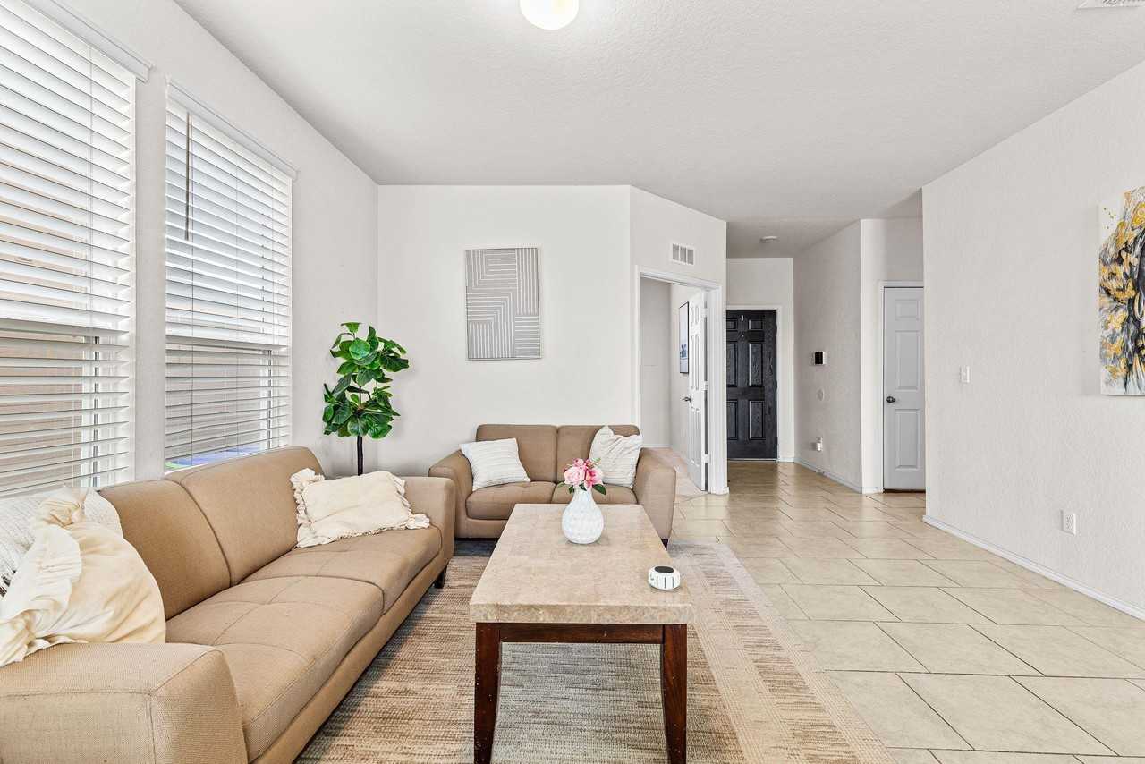 Braunig - Photo 7 of 12