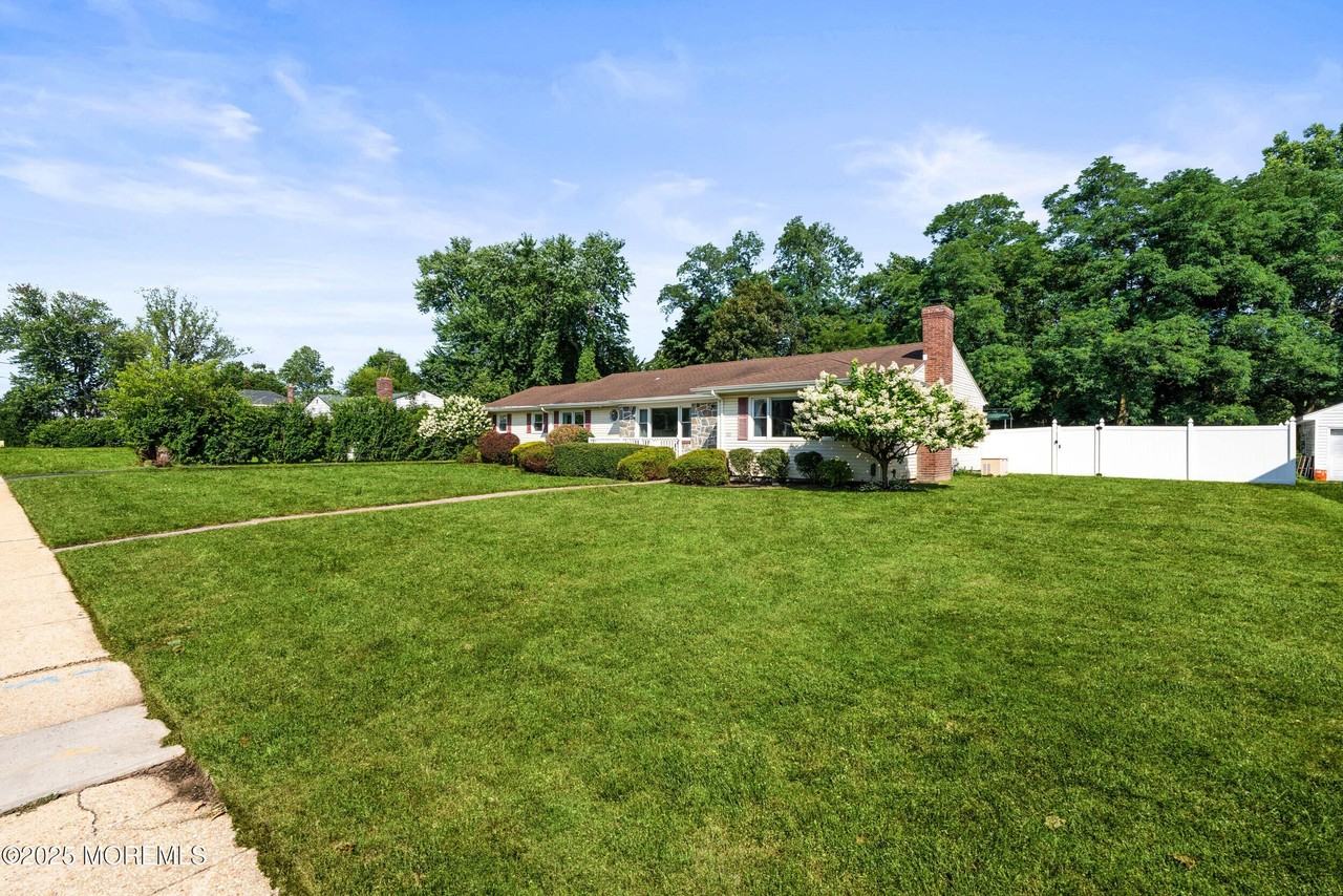 523 Westwood Ave - Photo 2 of 29