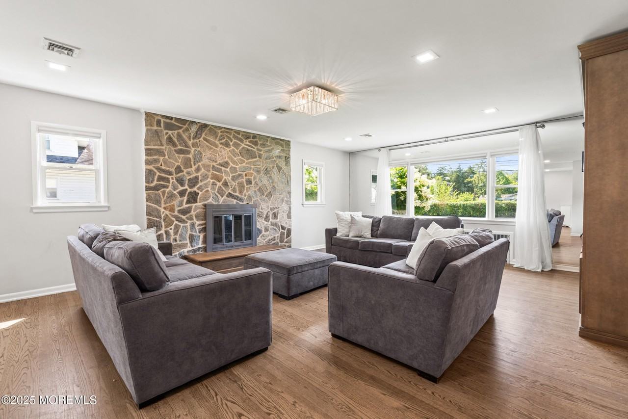 523 Westwood Ave - Photo 5 of 29