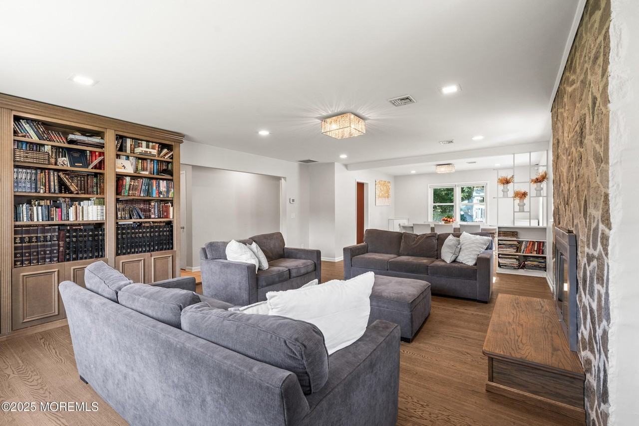 523 Westwood Ave - Photo 7 of 29