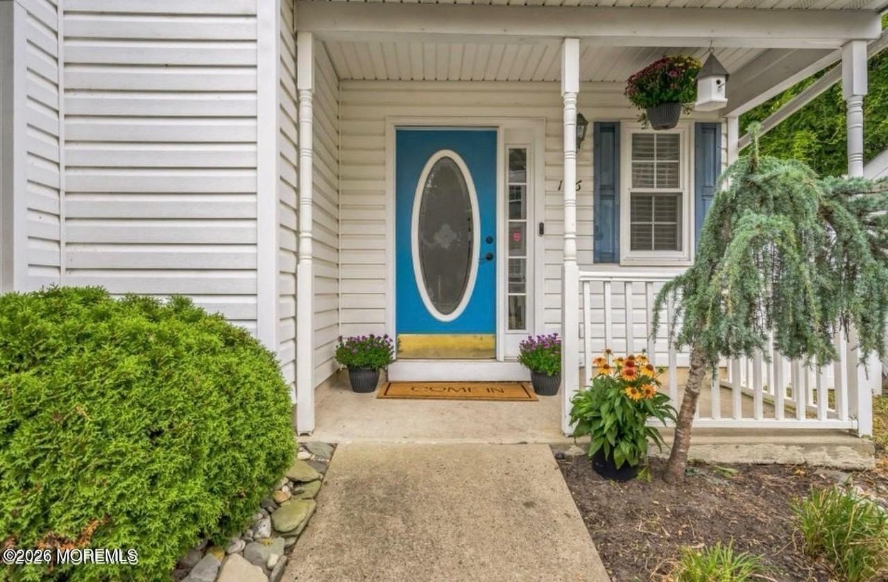 146 Hamlet Ct - Photo 4 of 35