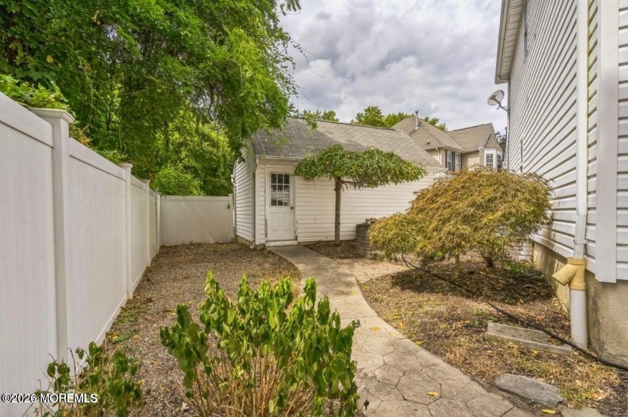 146 Hamlet Ct - Photo 6 of 35