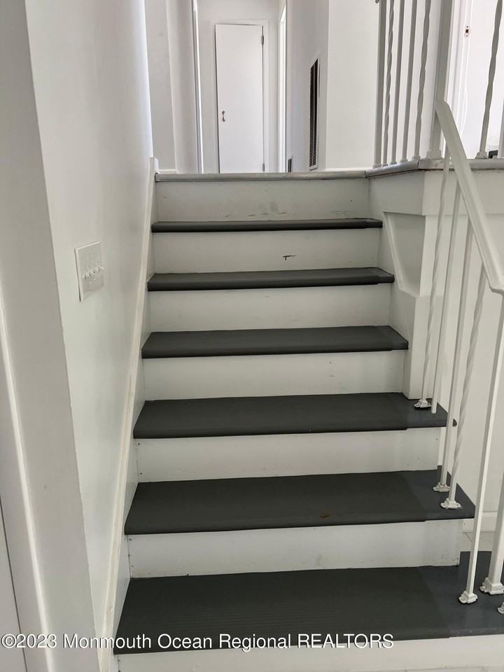 326 Sherman Ave - Photo 7 of 14