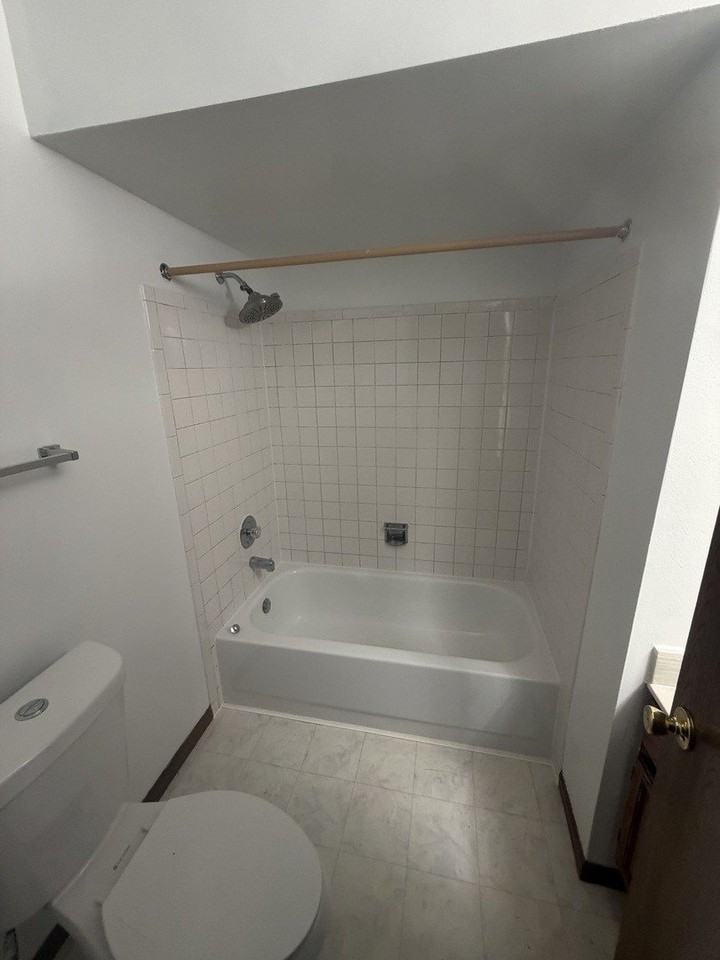 690 Greenfield Ct Apt B1 #B1 - Photo 3 of 10