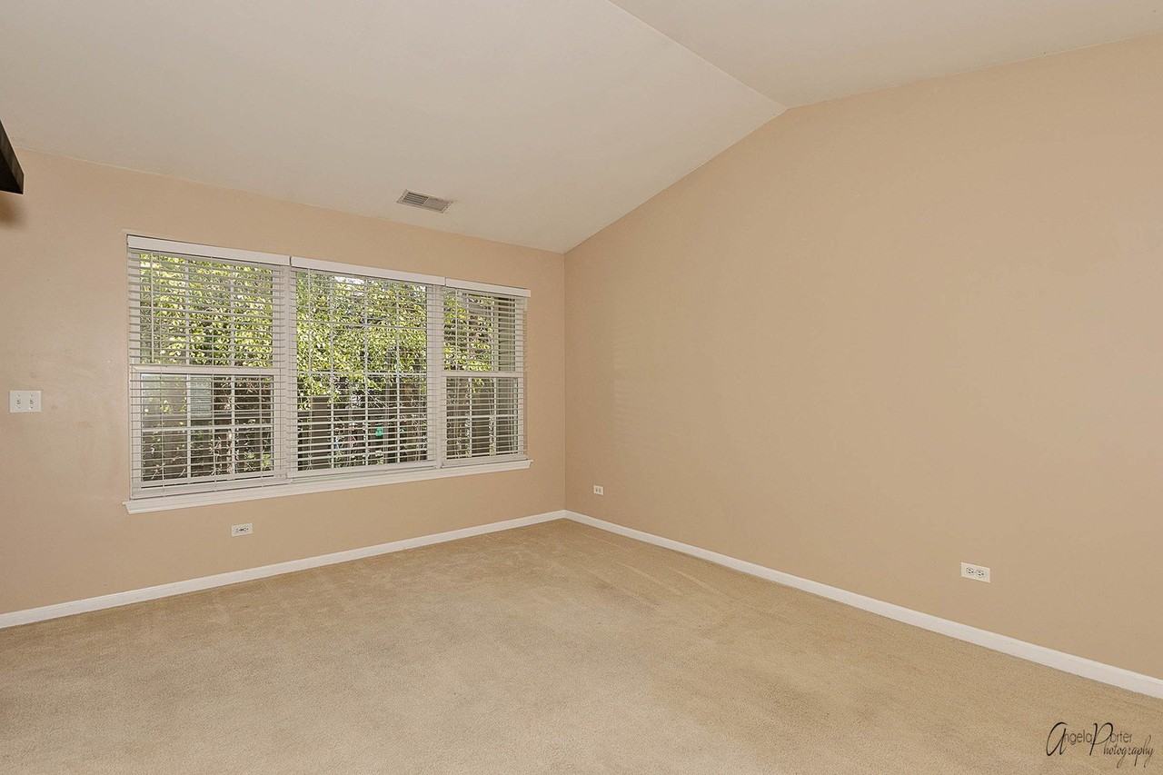 1187 N Red Oak Cir Unit 3 #3 - Photo 4 of 21