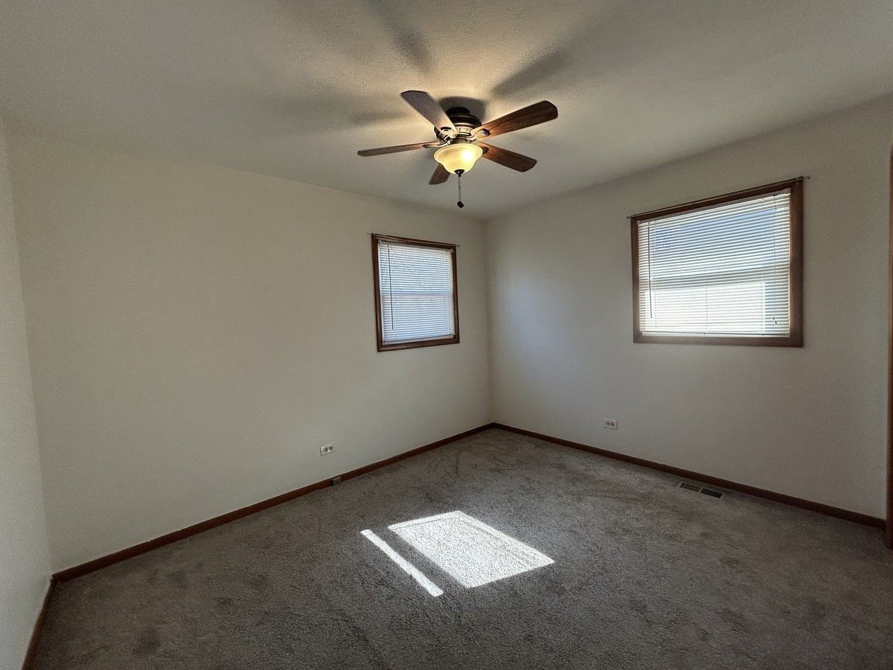 207 N Lord Ave - Photo 7 of 10