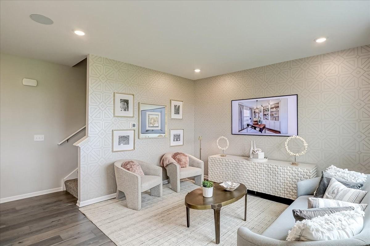 324 Kingsport Dr - Photo 4 of 30