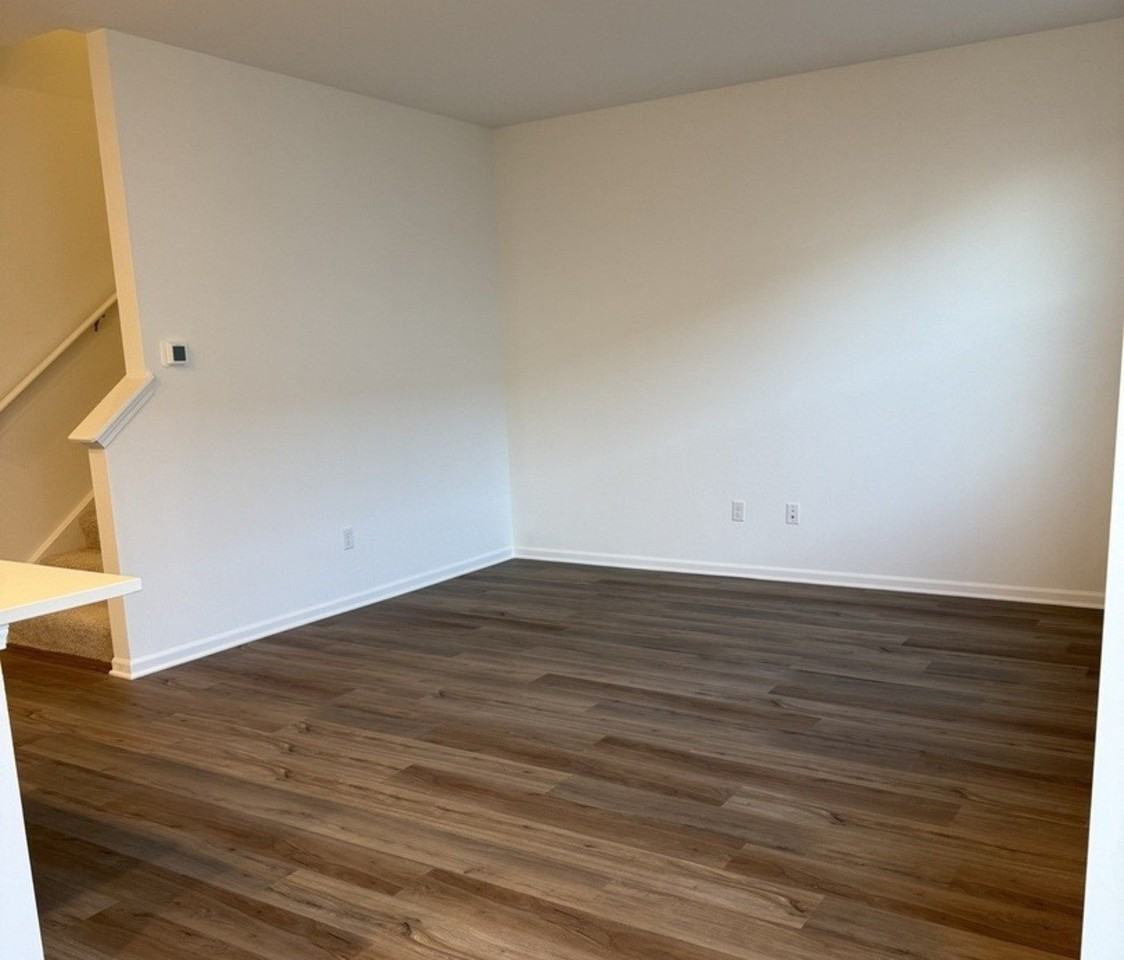 324 Kingsport Dr - Photo 5 of 30