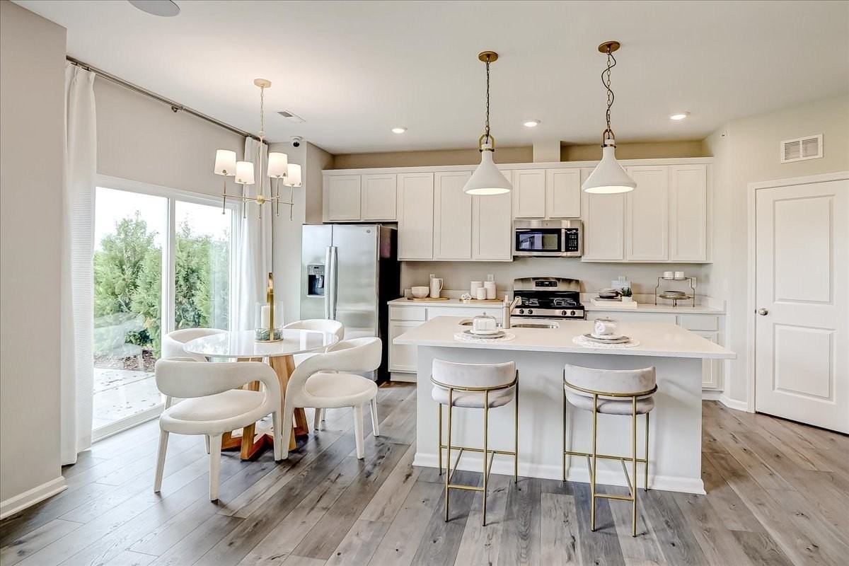 324 Kingsport Dr - Photo 6 of 30