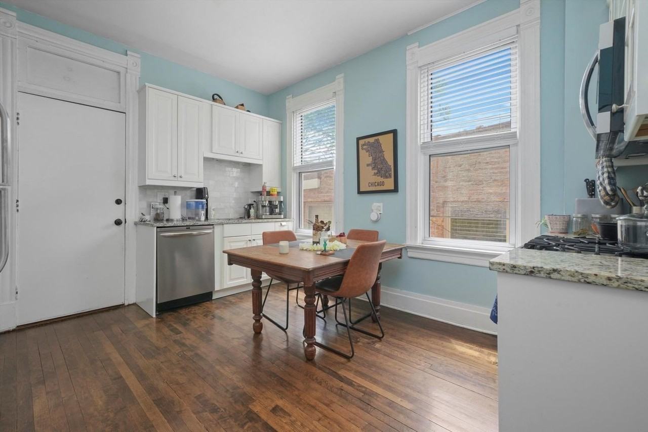 1527 N Claremont Ave Unit 2r #2R - Photo 4 of 12