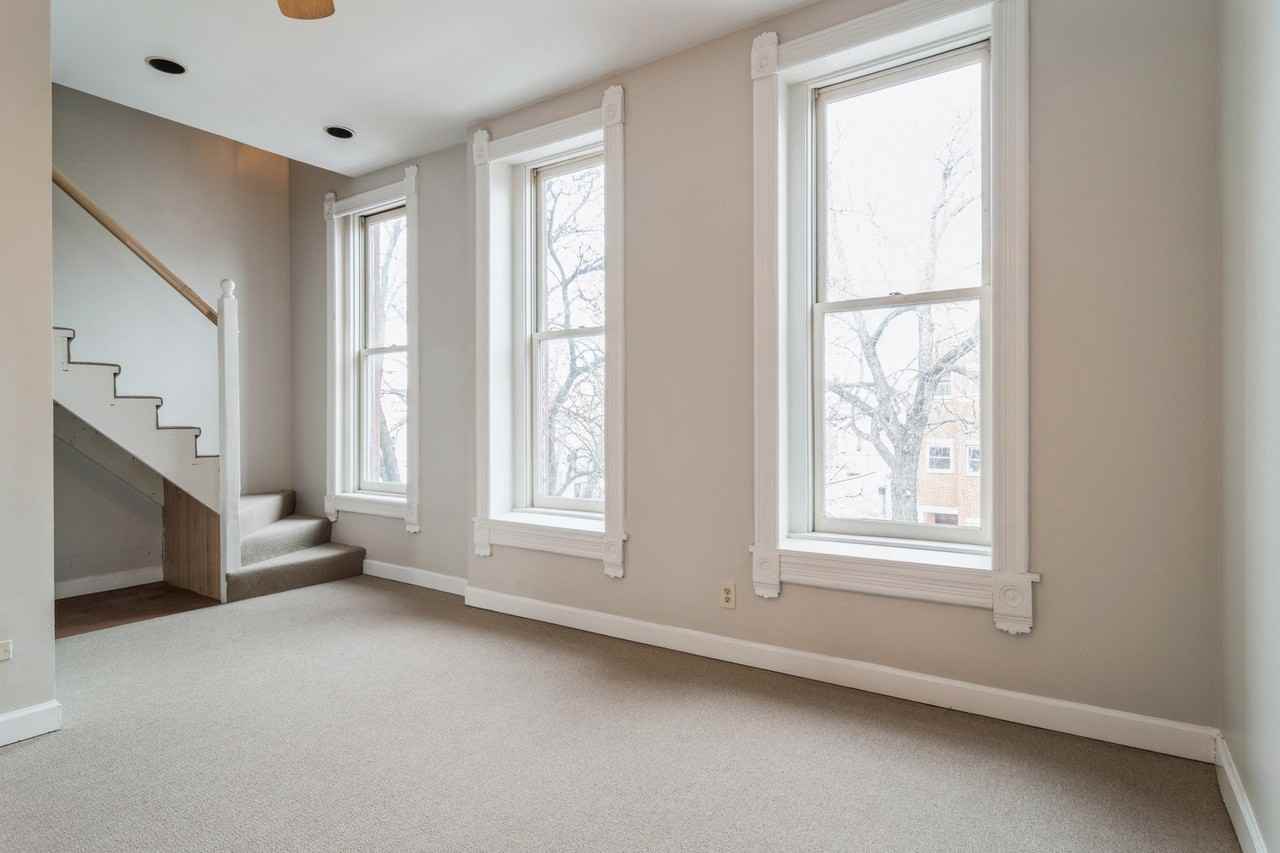 1823 W Thomas St Apt 3 #3 - Photo 3 of 12