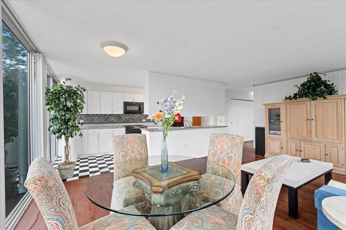 3115 S Michigan Ave Apt 301 #301 - Photo 5 of 18