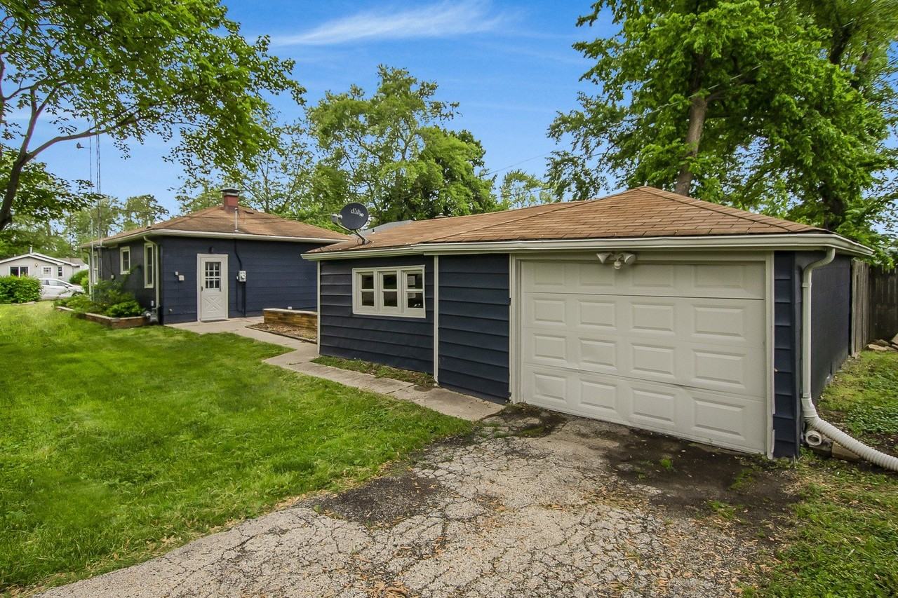 130 S Park Rd - Photo 6 of 22