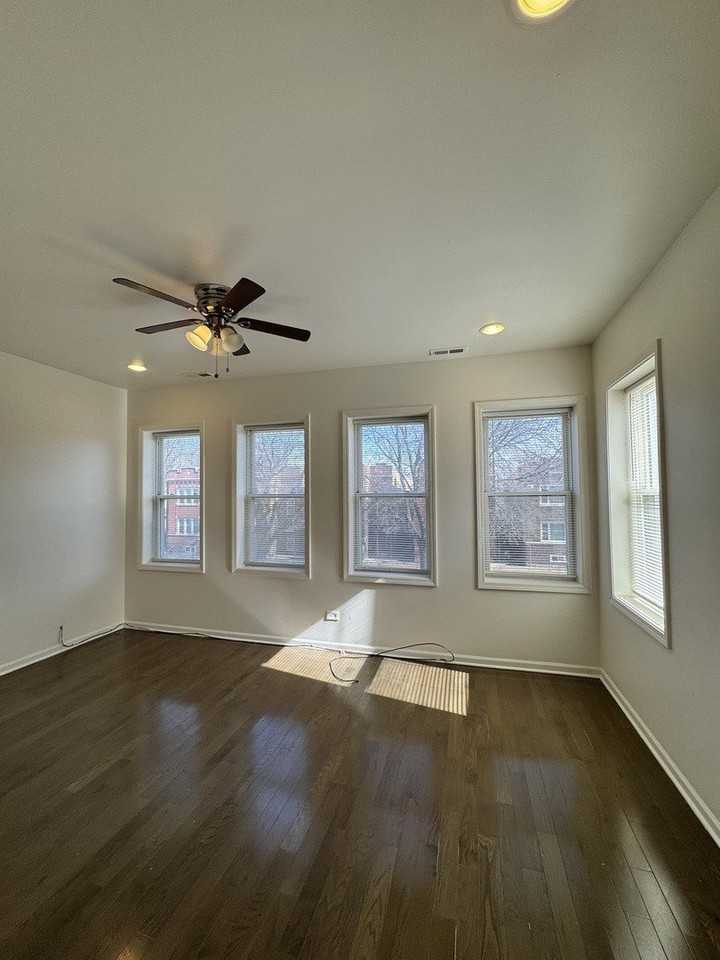 1748 N Austin Ave Unit 2 #2 - Photo 3 of 13