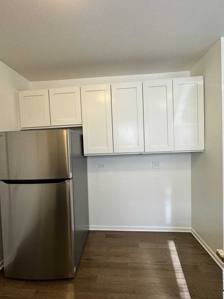 1748 N Austin Ave Unit 2 #2 - Photo 7 of 13