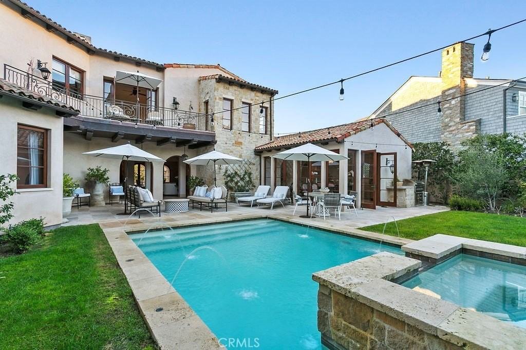 136 Emerald Bay - Photo 2 of 50