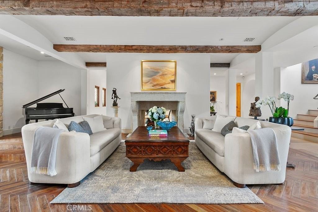 136 Emerald Bay - Photo 7 of 50