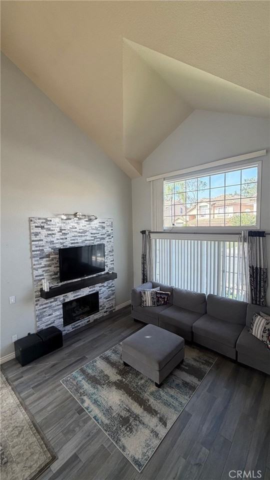 8 Tambour Pl - Photo 2 of 12