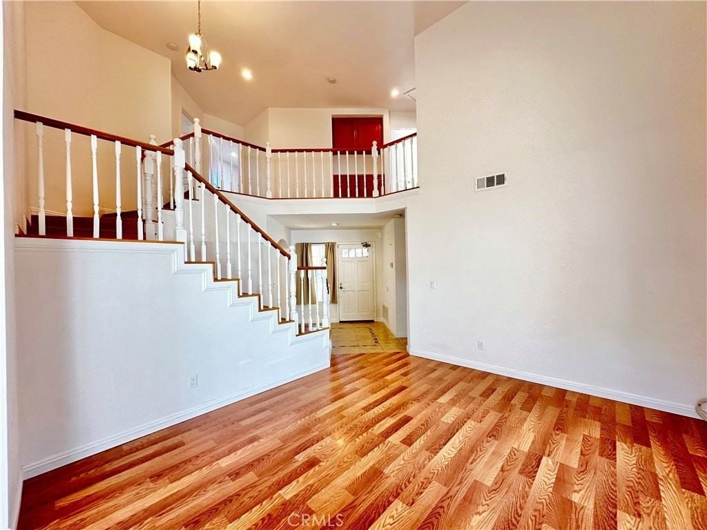 45202 Pickford Ave - Photo 3 of 16