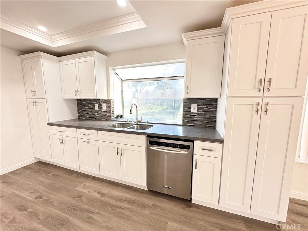 45202 Pickford Ave - Photo 4 of 16