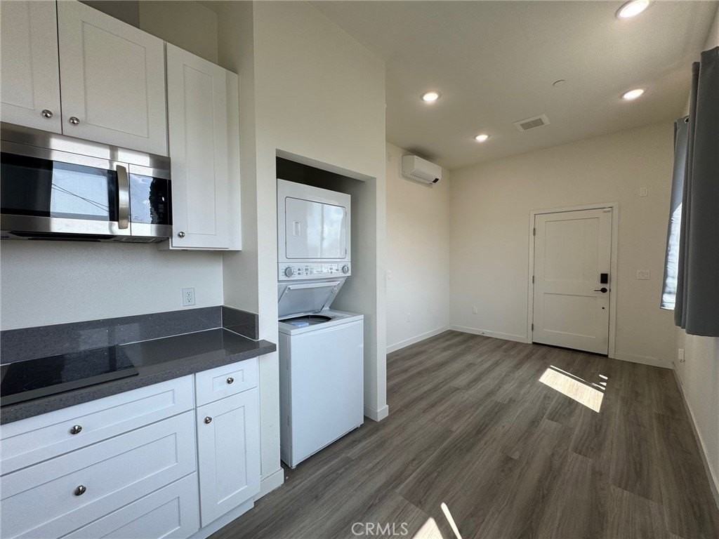 209 N Serrano Ave - Photo 4 of 18