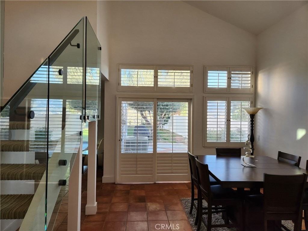 28030 Wildwind Rd - Photo 4 of 32