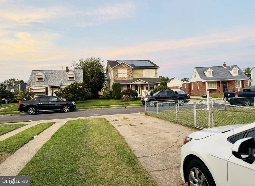 3432 Court Way - Photo 3 of 23