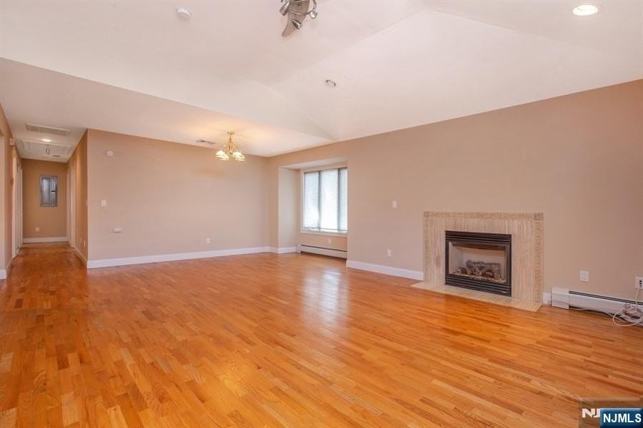 470 Chestnut St - Photo 4 of 11