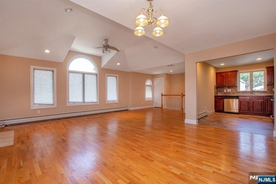 470 Chestnut St - Photo 7 of 11