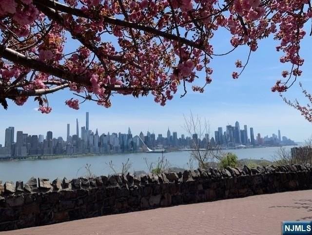 6515 Boulevard E 2 J - Photo 2 of 11