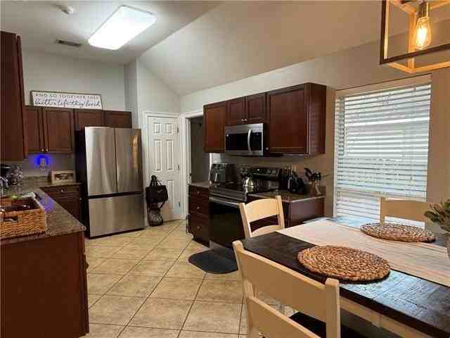 113 Amanda Dr - Photo 5 of 14