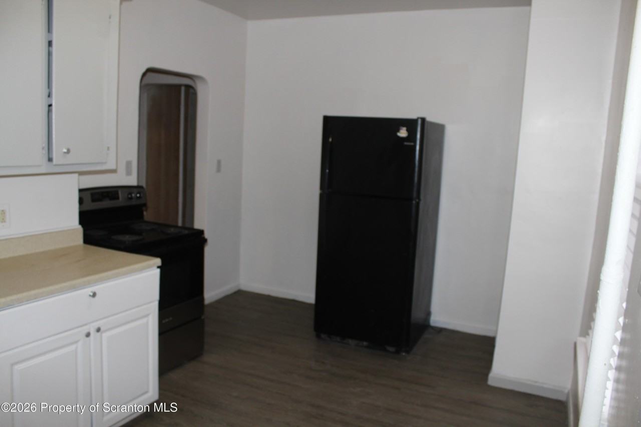 715 Moosic St - Photo 5 of 19