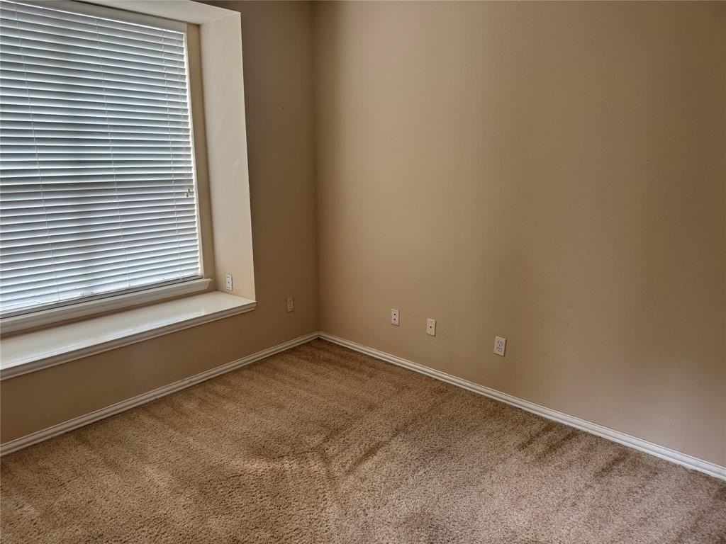 237 Bricknell Ln - Photo 3 of 21