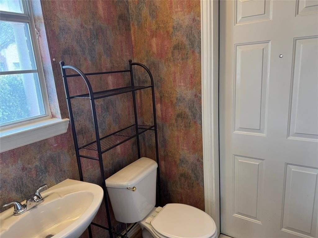 237 Bricknell Ln - Photo 4 of 21