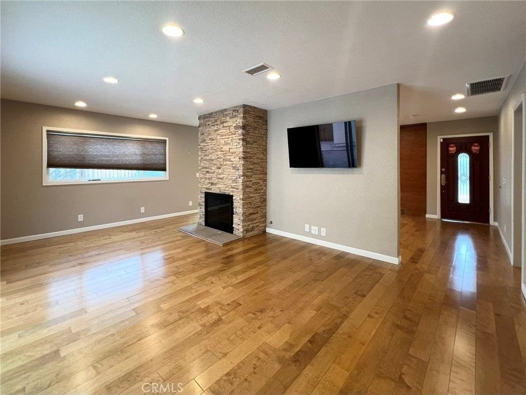 939 Scripps Dr - Photo 2 of 35