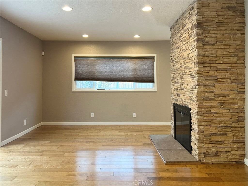 939 Scripps Dr - Photo 5 of 35