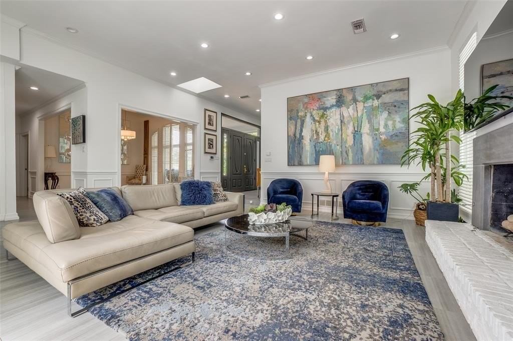 7220 Lavendale Cir - Photo 2 of 22