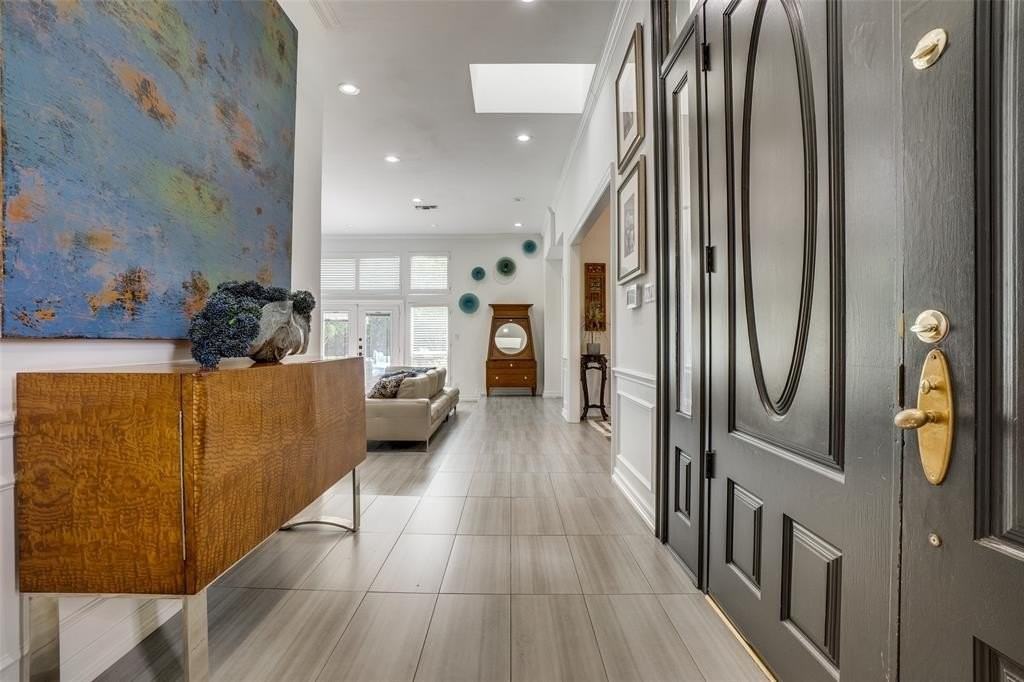 7220 Lavendale Cir - Photo 3 of 22