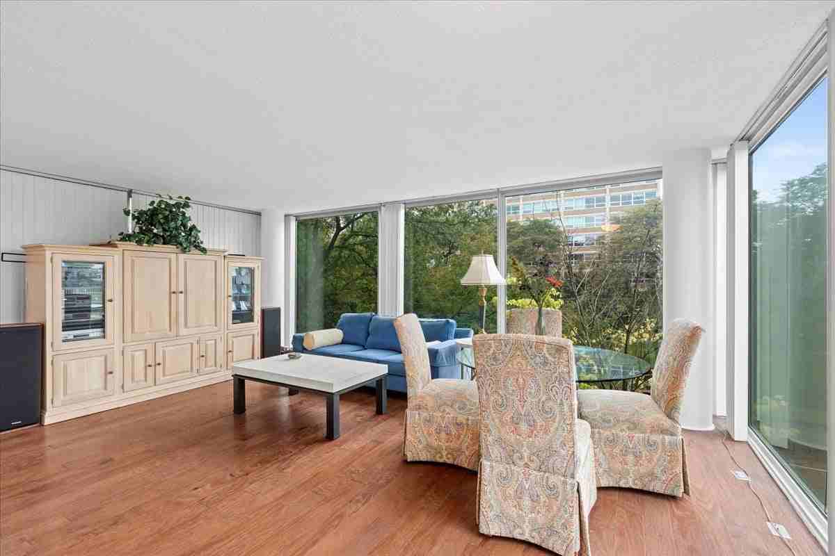 3115 S Michigan Ave - Photo 3 of 18