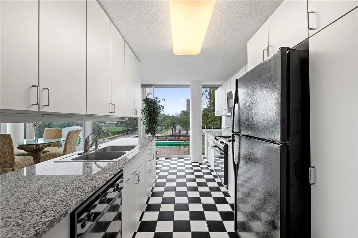 3115 S Michigan Ave - Photo 6 of 18