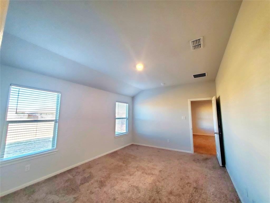 16612 Portage St - Photo 5 of 14