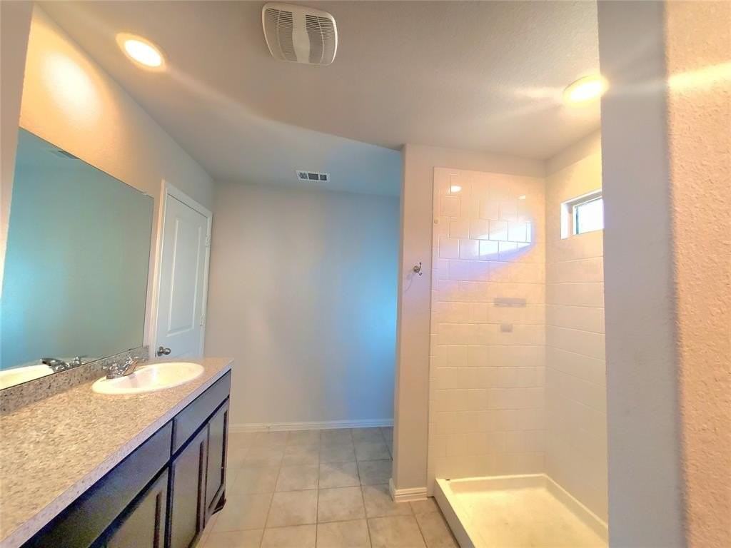 16612 Portage St - Photo 7 of 14