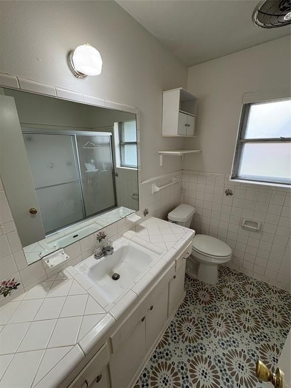 1705 Westchester St - Photo 2 of 24