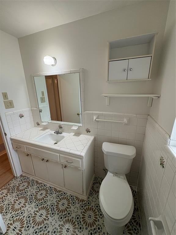 1705 Westchester St - Photo 4 of 24