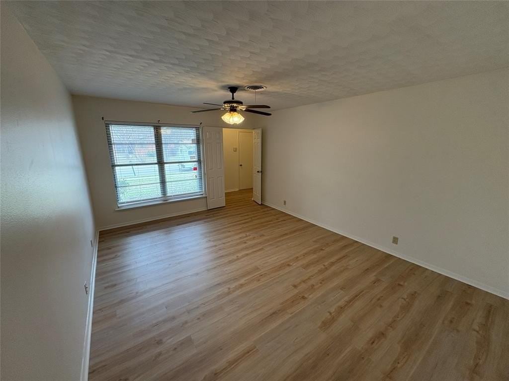 1705 Westchester St - Photo 5 of 24